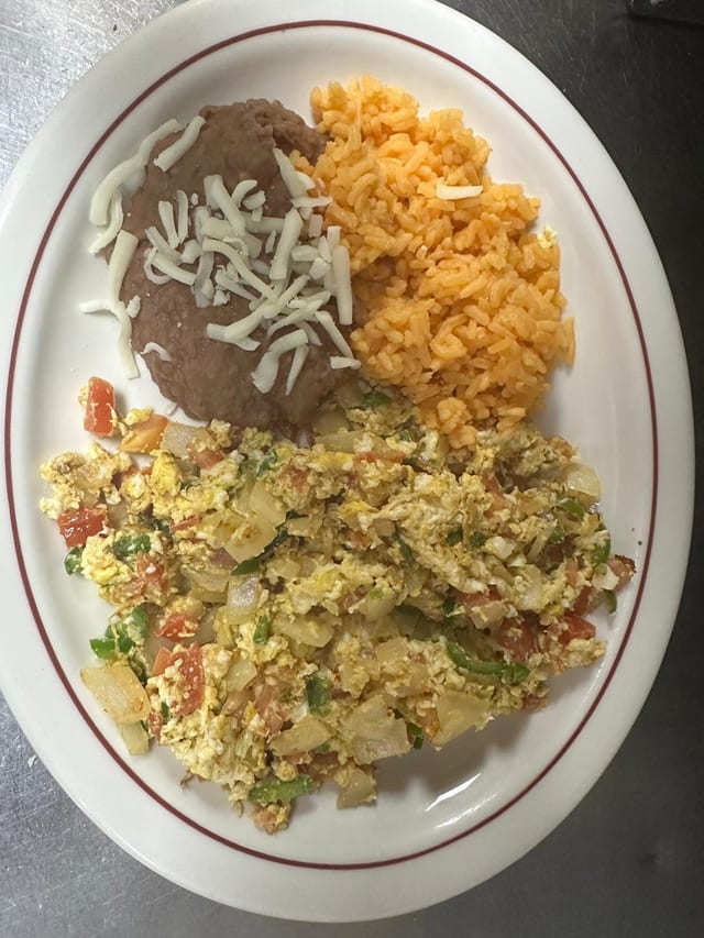 Huevos A La Mexicana.